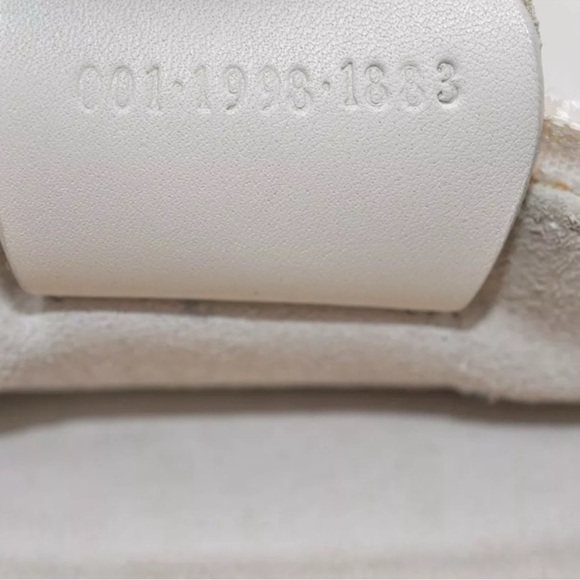 Elegant Creamy White Gucci Handbag Set - Picture 6 of 9